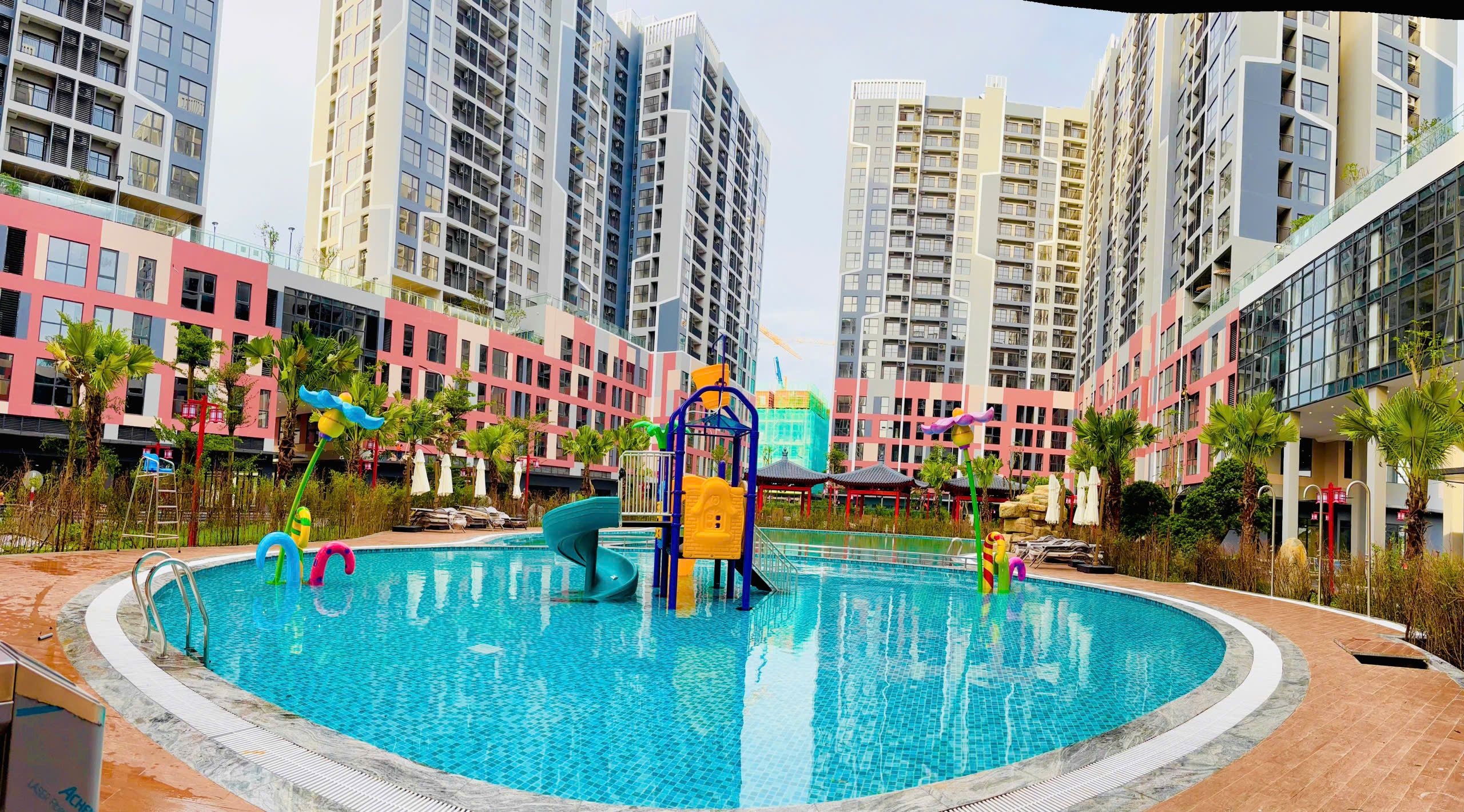 Tiện tích nội khu đang dần hoàn thiện và đồng bộ